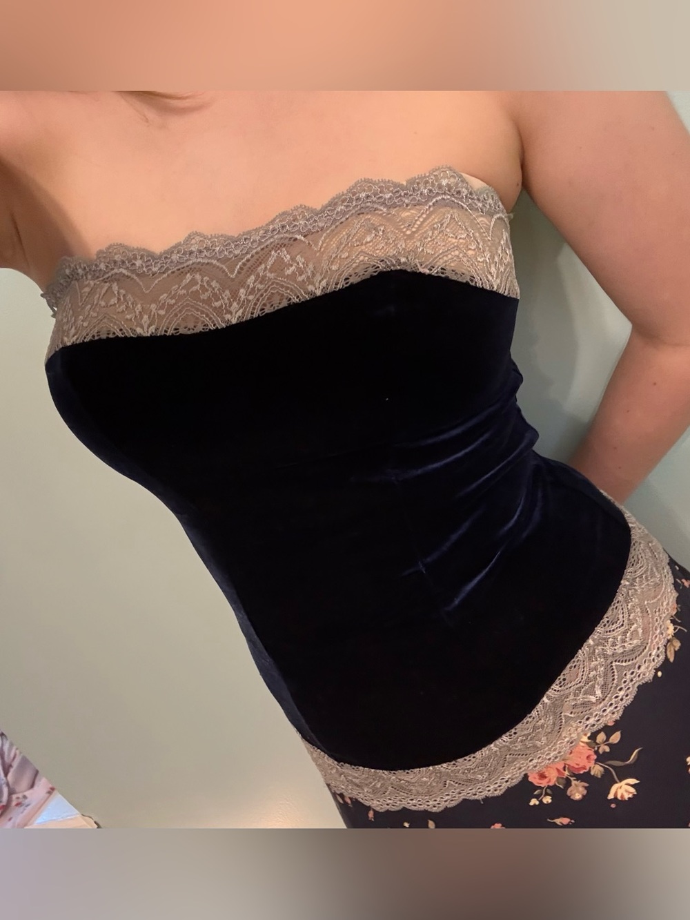Vintage y2k Midnight blue velvet tube top/corset top with lace detail
